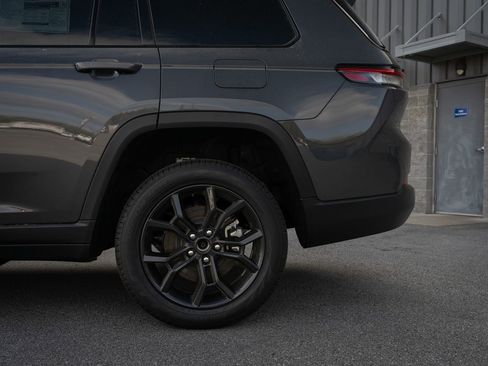 New 2025 Jeep Grand Cherokee L Limited AWD/4WD image 6