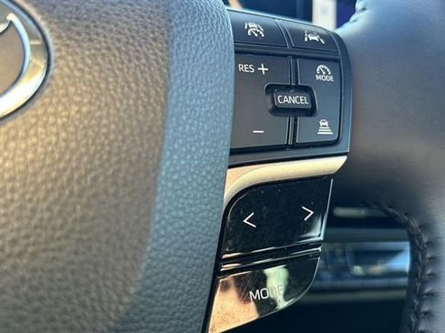 Used 2023 Toyota Crown XLE image 14