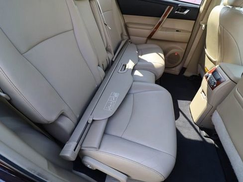 Used 2013 Toyota Highlander Limited image 47