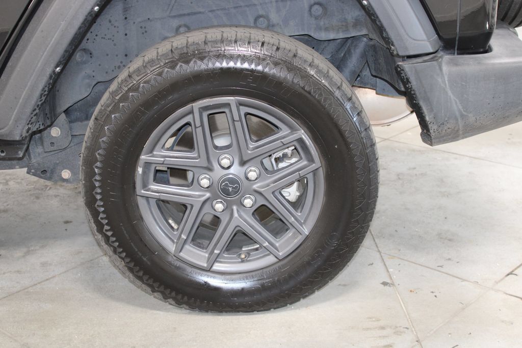 Used 2024 Jeep Wrangler Unlimited Sport AWD/4WD image 17