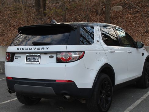 Used 2017 Land Rover Discovery Sport SE AWD/4WD image 9