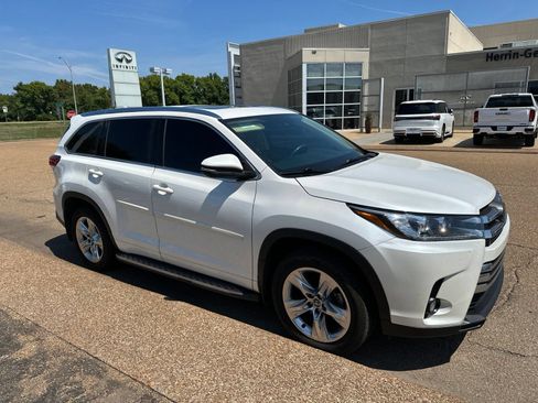 Used 2018 Toyota Highlander Limited FWD image 5