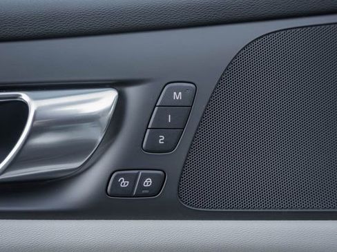 New 2026 Volvo V60 B5 Cross Country Plus w/ Protection Package Premier image 38