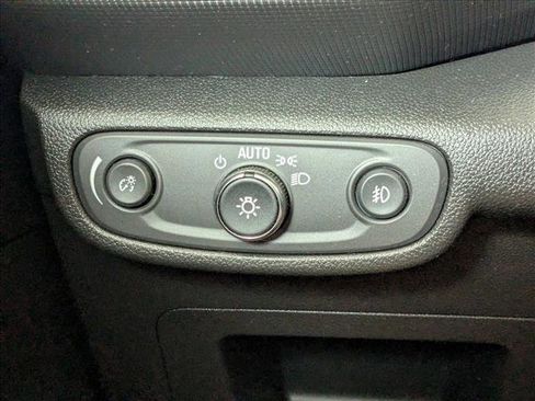 Used 2021 Chevrolet TrailBlazer LT w/ Convenience Package FWD image 11