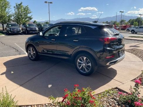 Used 2022 Buick Encore GX Essence w/ Experience Buick Package FWD image 6