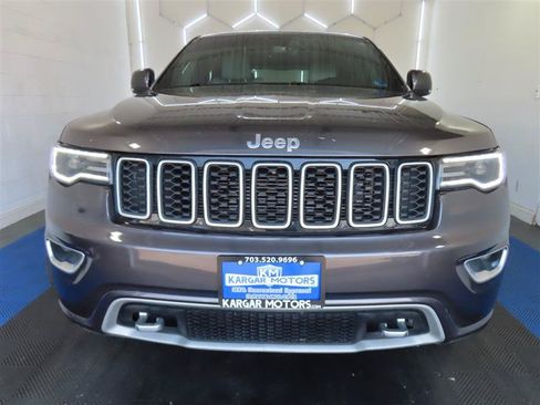 Used 2018 Jeep Grand Cherokee Limited AWD/4WD image 2