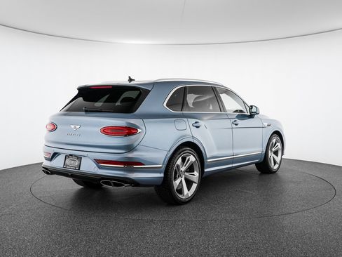 Certified 2023 Bentley Bentayga AWD/4WD image 8