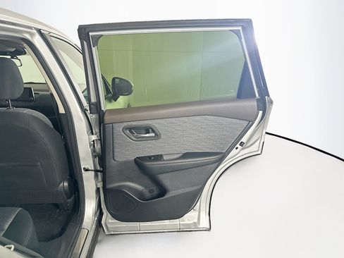 Used 2023 Nissan Rogue SV FWD image 29