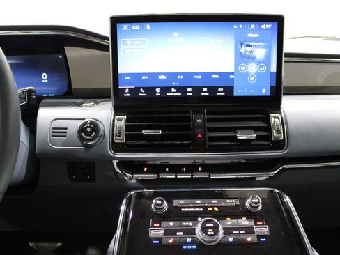 Used 2023 Lincoln Navigator L Black Label AWD/4WD image 14