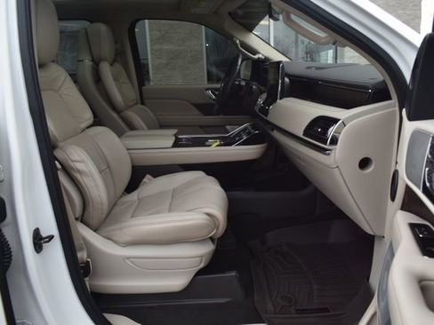 Used 2020 Lincoln Navigator L Reserve w/ Luxury Package AWD/4WD image 60