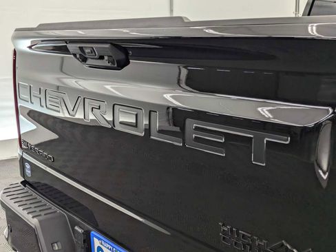 Used 2024 Chevrolet Silverado 1500 High Country w/ Technology Package image 14