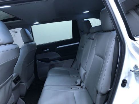 Certified 2017 Toyota Highlander XLE image 20