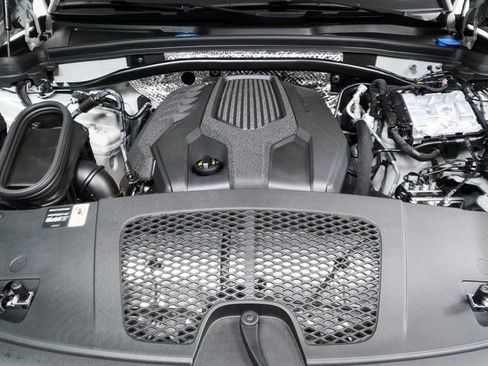 New 2026 Porsche Macan Turbo AWD/4WD image 36