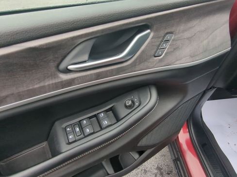 Used 2023 Jeep Grand Cherokee Limited AWD/4WD image 13
