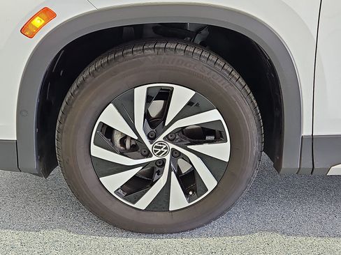 Certified 2025 Volkswagen Tiguan S FWD image 11