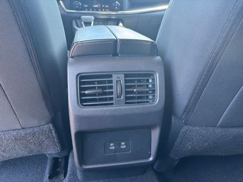 Used 2025 Nissan Rogue SV FWD image 24