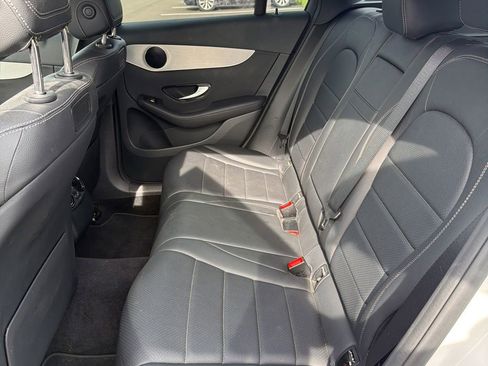 Used 2019 Mercedes-Benz GLC 300 4MATIC image 17