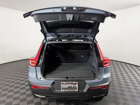Used 2020 Volvo XC40 T5 R-Design w/ Protection Package Premier AWD/4WD image 13