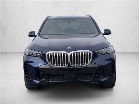 New 2026 BMW X5 xDrive50e image 6