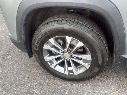Used 2025 Chevrolet Equinox LT AWD/4WD image 17