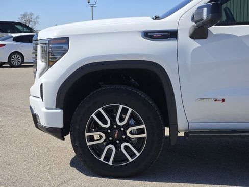 Used 2025 GMC Sierra 1500 AT4 w/ AT4 Premium Package image 8