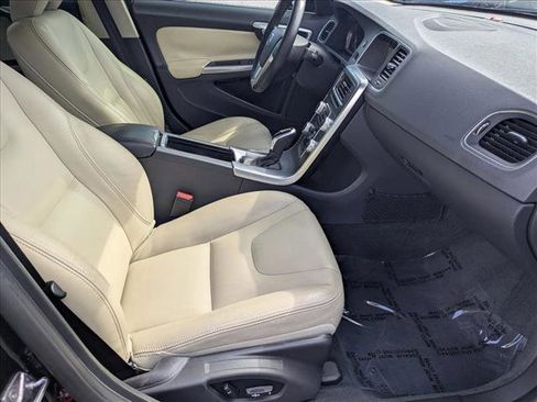 Used 2017 Volvo S60 T5 Inscription FWD image 20