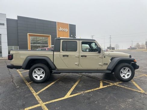 Certified 2020 Jeep Gladiator Sport w/ Quick Order Package 24S image 3