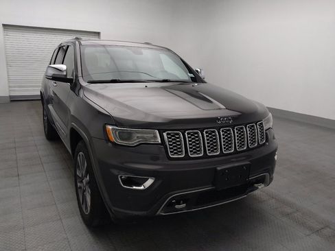 Used 2018 Jeep Grand Cherokee Overland AWD/4WD image 14