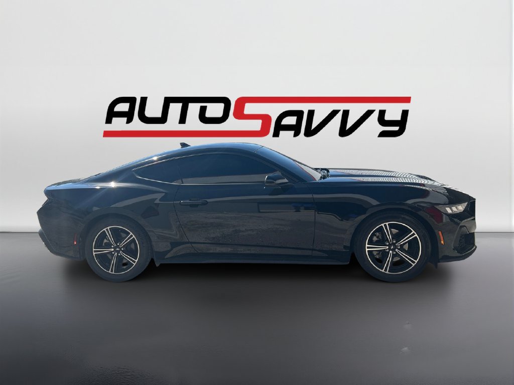 Used 2025 Ford Mustang Premium RWD image 4
