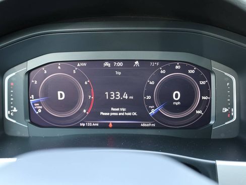 Used 2022 Volkswagen Atlas Cross Sport SE AWD/4WD image 18