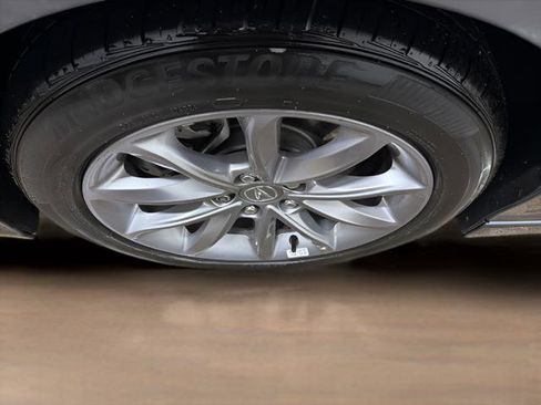 Used 2023 Acura TLX image 9