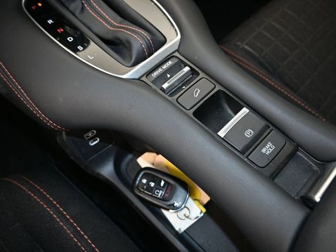 Certified 2024 Honda HR-V Sport image 18