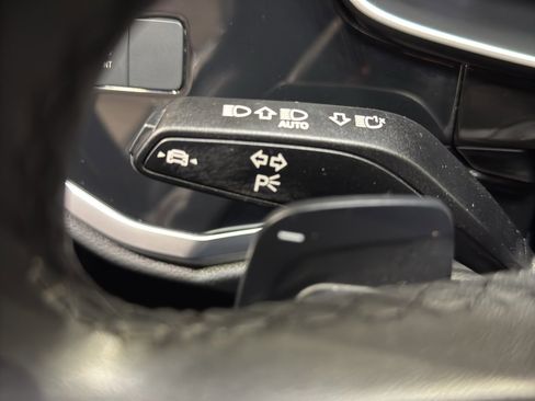 Used 2025 Audi Q3 2.0T Premium image 24