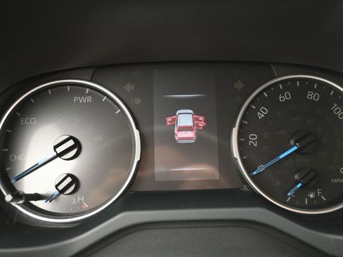 Used 2020 Toyota RAV4 XLE image 14