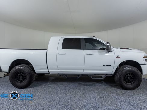 Used 2025 RAM 3500 Laramie w/ Night Edition AWD/4WD image 9