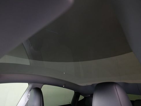 Used 2026 Tesla Model Y Long Range AWD/4WD image 30
