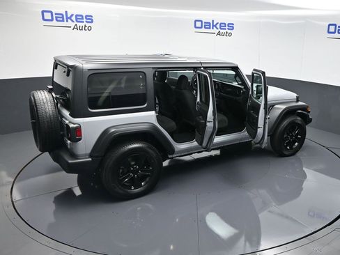 Used 2022 Jeep Wrangler Unlimited Sport image 56