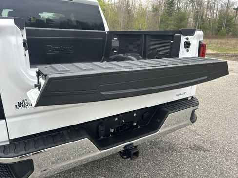Used 2025 GMC Sierra 1500 SLT AWD/4WD image 32