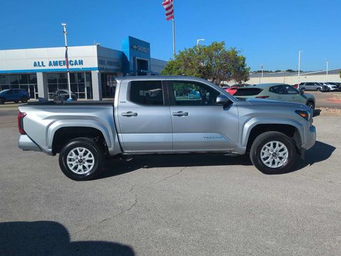 Used 2024 Toyota Tacoma SR5 RWD image 9