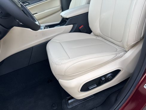 New 2025 Jeep Grand Cherokee Limited w/ Luxury Tech Group II image 9