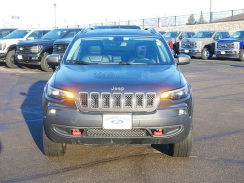 Used 2019 Jeep Cherokee Trailhawk image 2