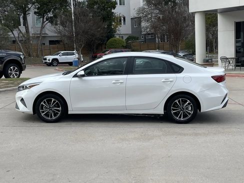 Used 2024 Kia Forte LXS w/ LXS Technology Package image 3