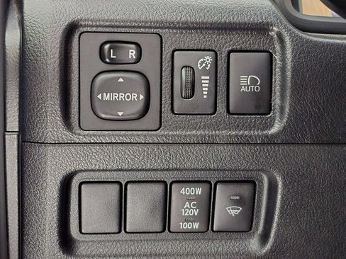 Used 2022 Toyota 4Runner SR5 AWD/4WD image 15
