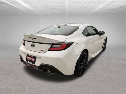 Used 2025 Toyota GR86 Premium w/ Performance Package RWD image 24