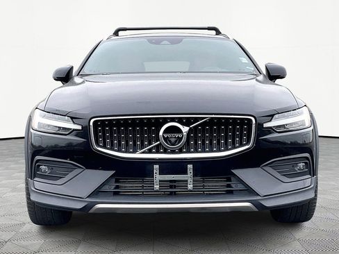 Used 2020 Volvo V60 T5 Cross Country w/ Protection Package Premier image 3