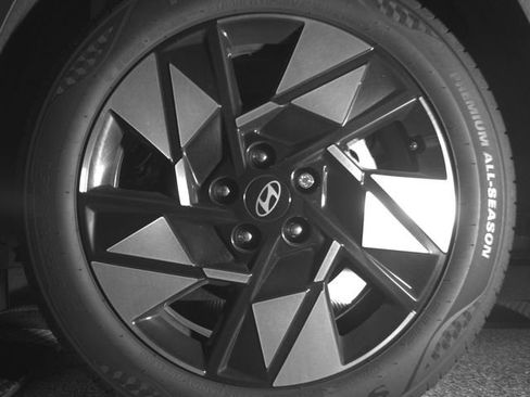 Used 2024 Hyundai Kona SEL FWD image 20