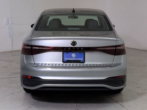 New 2026 Volkswagen Jetta SE FWD image 5