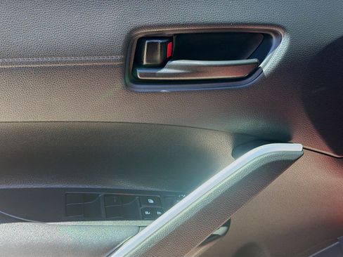 Used 2023 Toyota Corolla Cross LE FWD image 17