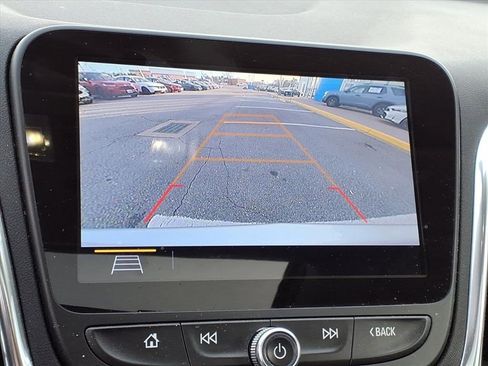 Used 2019 Chevrolet Equinox LT image 17