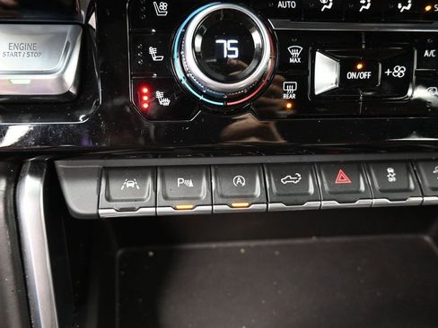 Used 2023 GMC Sierra 1500 Denali Ultimate AWD/4WD image 37